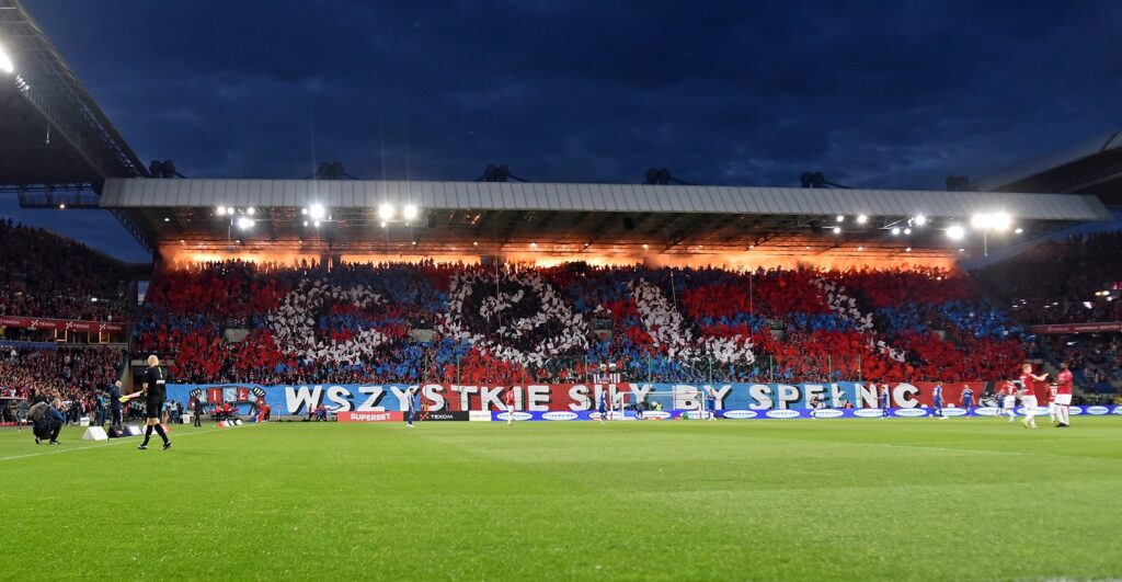 Kibice Białej Gwiazdy fot. Krzysztof Porębski / www.fotoporebski.pl