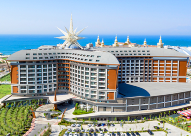 Royal Segunis Hotel fot. www.royalseginus.com