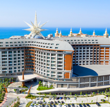 Royal Segunis Hotel fot. www.royalseginus.com