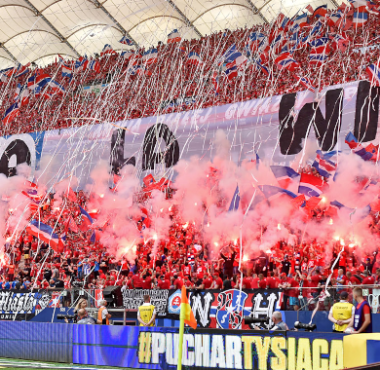 Kibice Wisły Kraków fot. Krzysztof Porębski / www.fotoporebski.pl